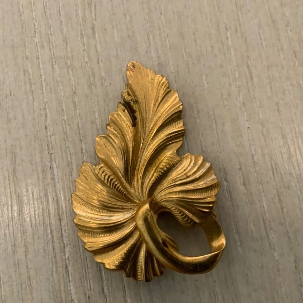 Vintage broocheS